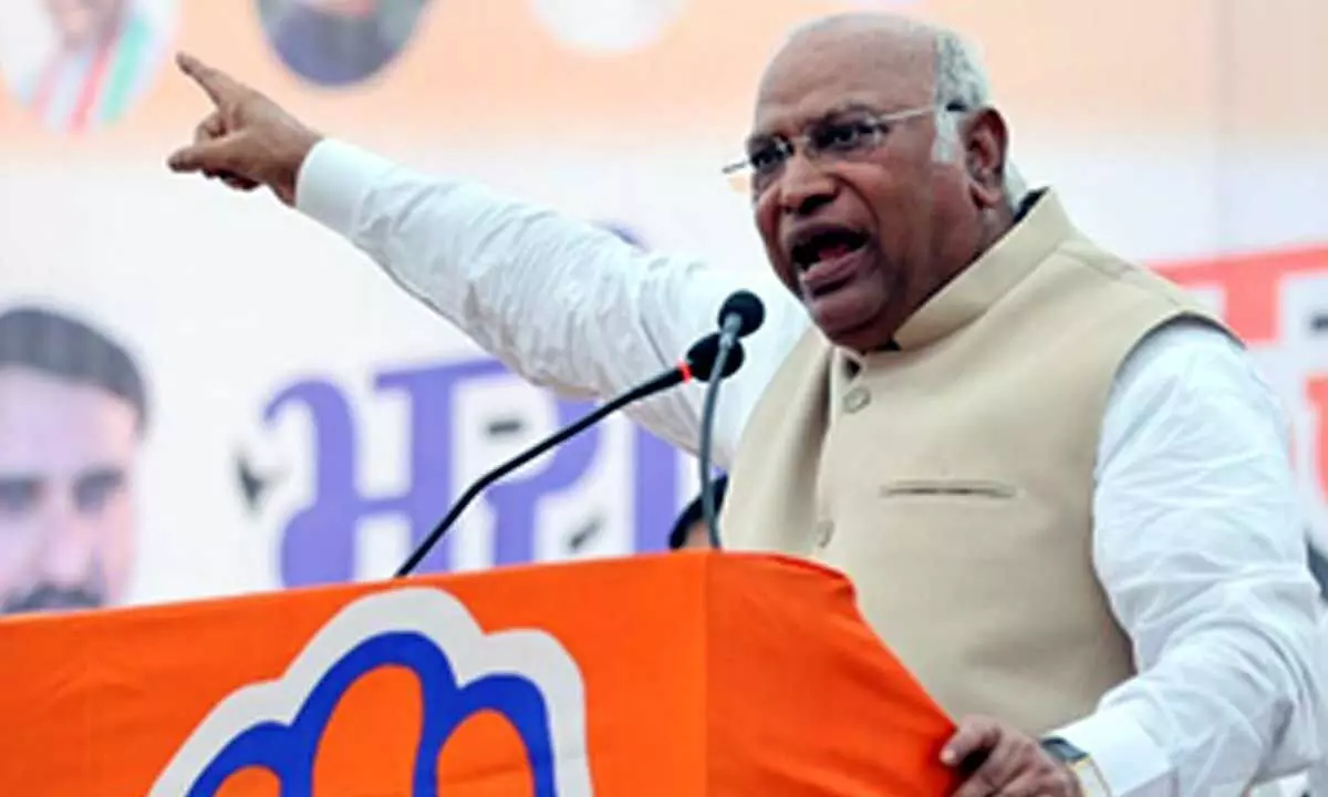 Kharge to step in to resolve SP-Congress imbroglio in UP