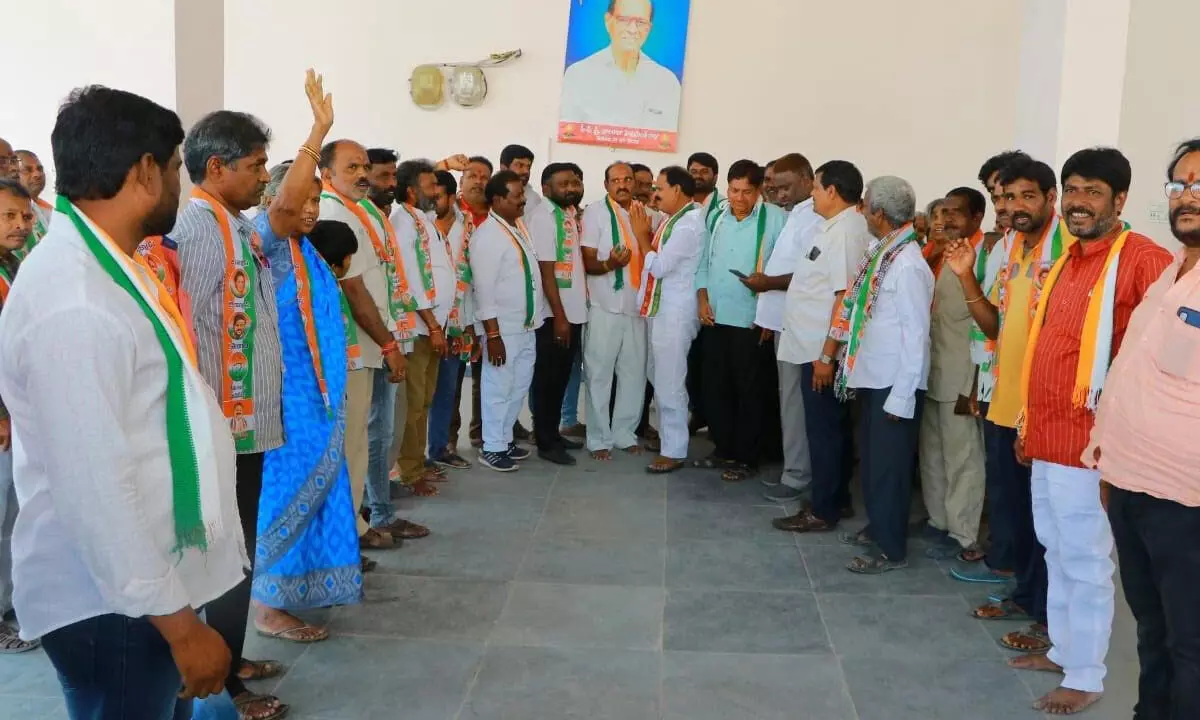 Shadnagar BRS faces setback as key leader joins Congress