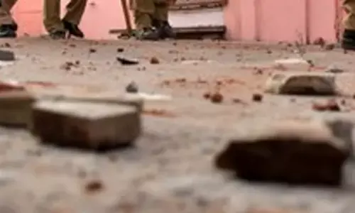 Five injured in fight, stone pelting in east Delhi