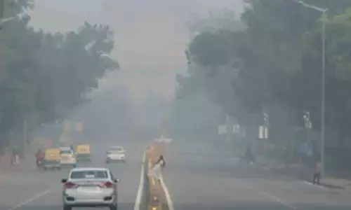 Delhi gasps for fresh air, AQI in ‘very poor’ category