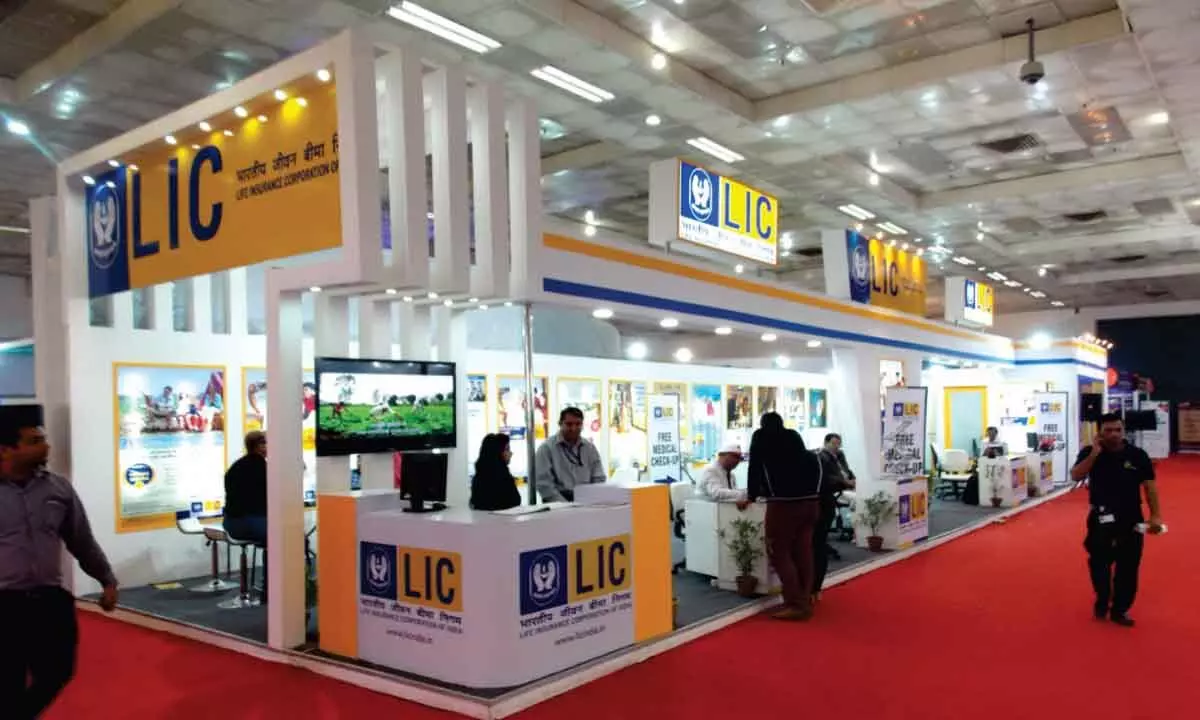 LIC opens stall at global trade fair