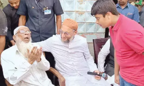 MIM star campaigner Asad sweats-out with newbies