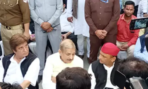 Subrata Roys mortal remains consigned to flames, grandson lights the pyre