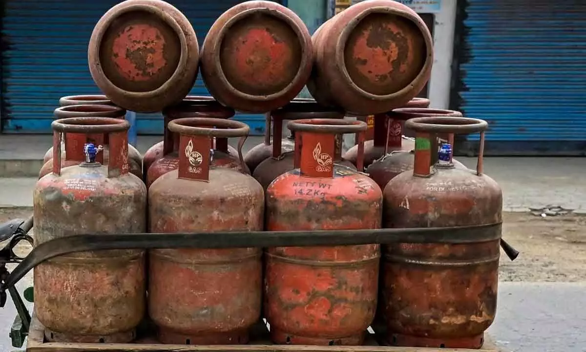 Relief For Businesses: Significant Price Drop In Commercial LPG Cylinders In Metro Cities