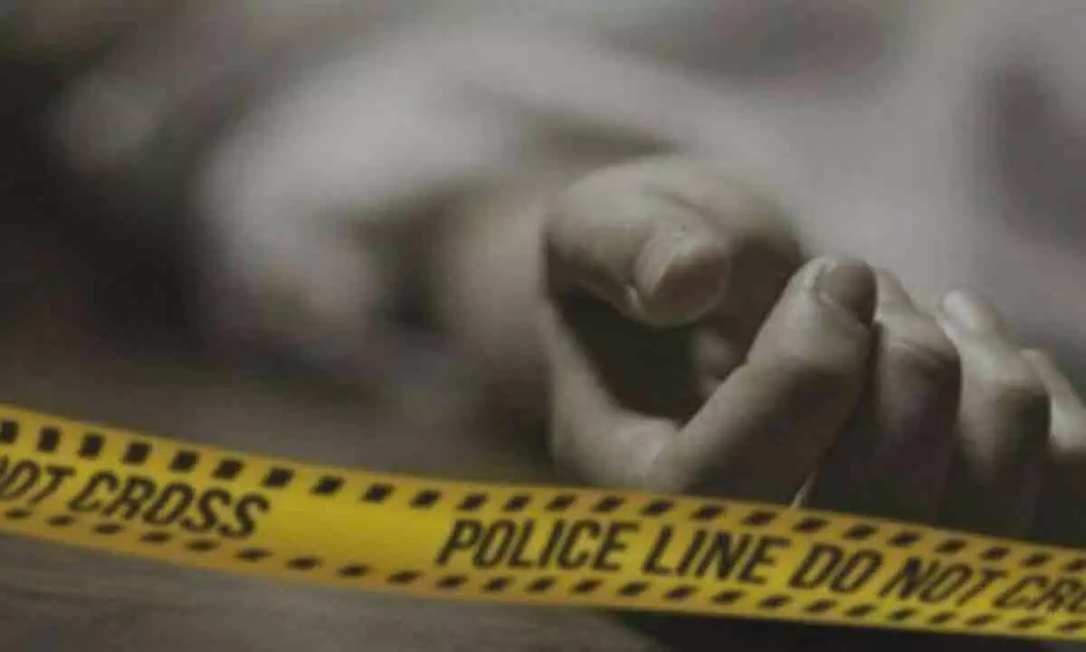 Three of family found dead in Musheerabad