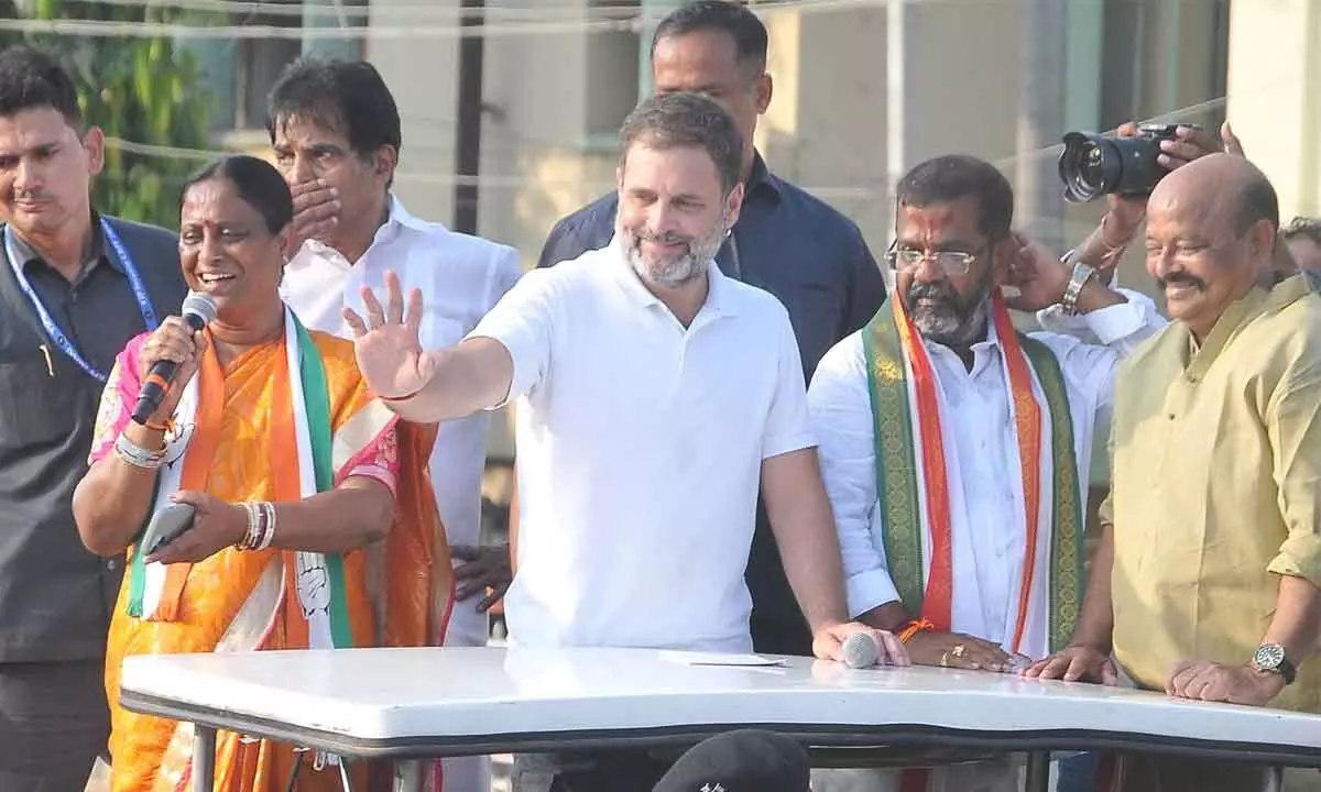 Cong toofan to sweep away KCR: Rahul