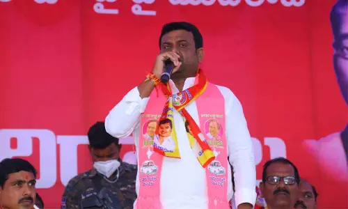 Pilot Rohit Reddy meets Mudhiraj association, assures of support community