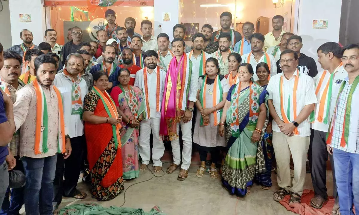 BJP leader joins Congress in Mallapur division in presence of Uppal candidate