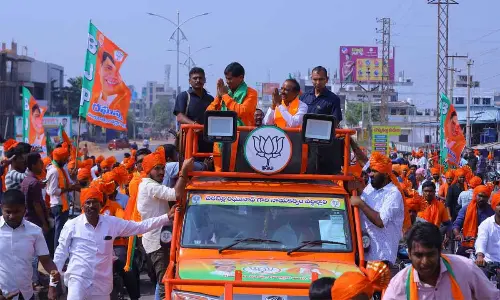 Eatala says KCR looted Singareni coal mines