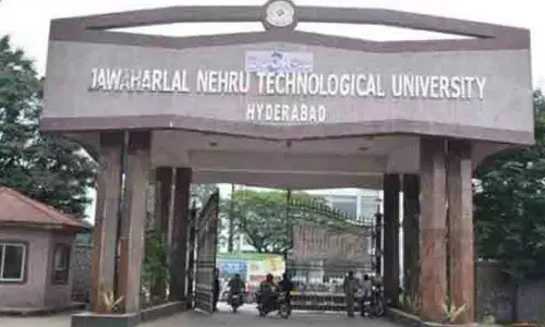 JNTUH students stage protest against Credit-Based Detention System