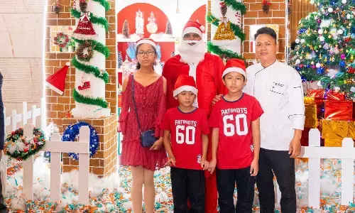 Sheraton Hotel Hyderabad Sparkles with Annual Tree Lighting Ceremony