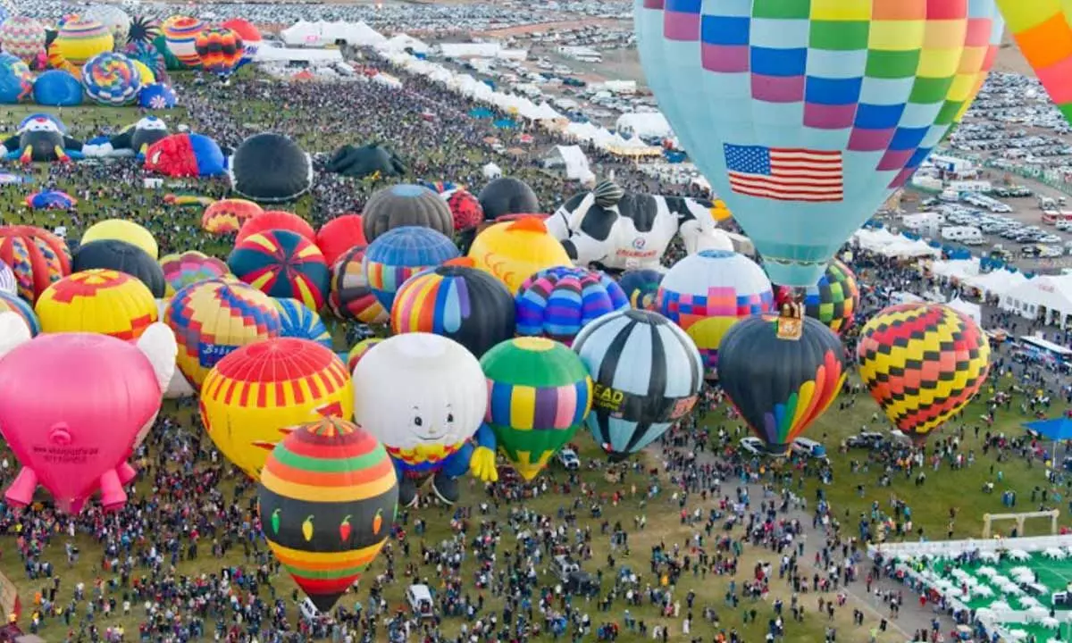 Three essential parts of a hot air balloon and what are their functions?