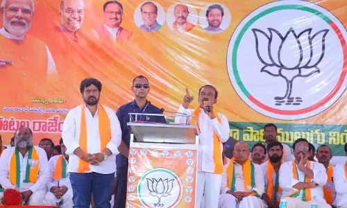 Etela flays KCR, alleges he neglected sole aim of separate Telangana