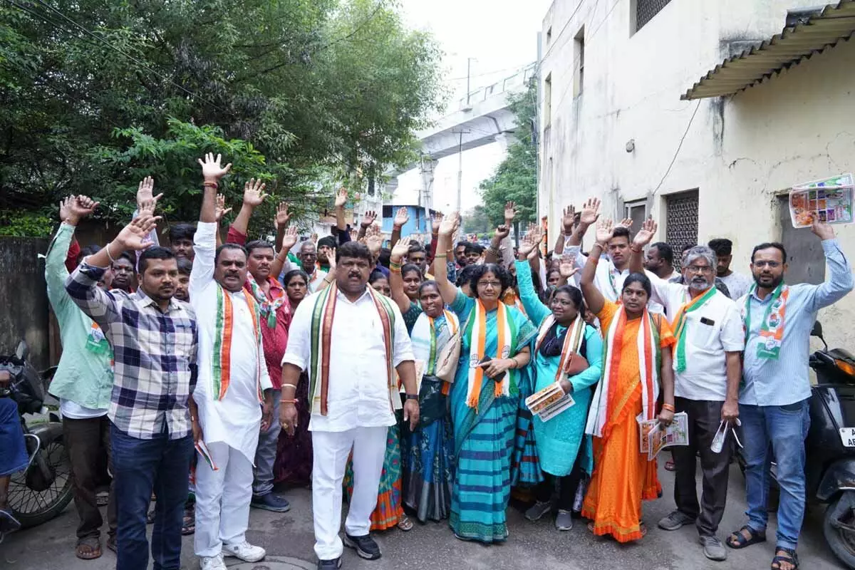 Secunderabad Congress candidate campaigns in Mettuguda, highlights BRS failures