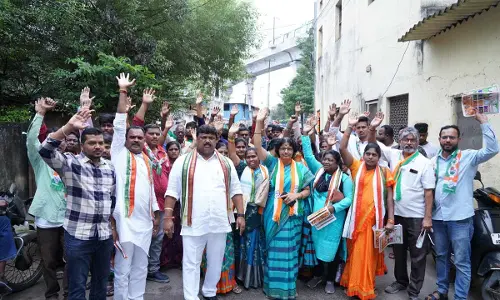 Secunderabad Congress candidate campaigns in Mettuguda, highlights BRS failures