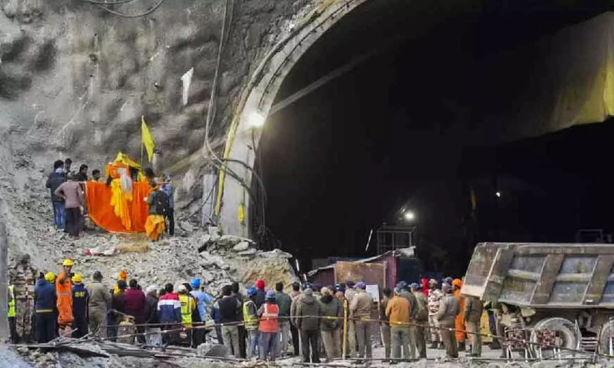 Uttarkashi tunnel drilling halted after auger machine platform collapses