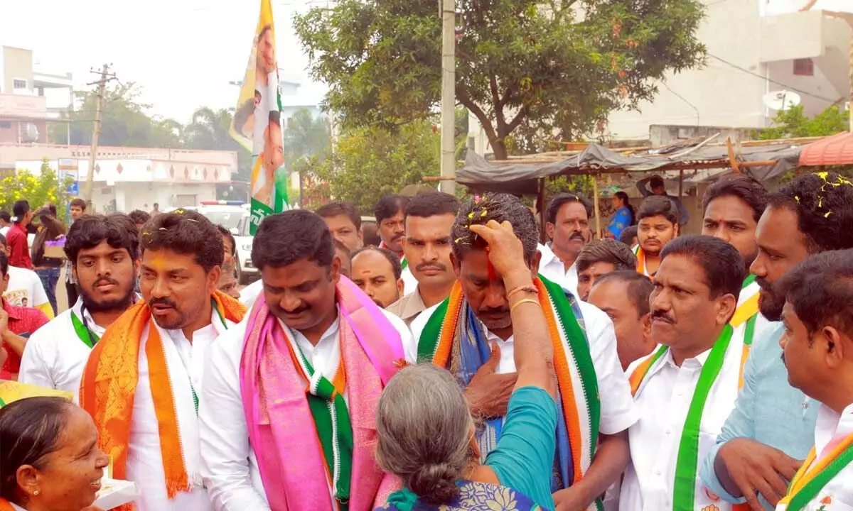 Rajendernagar Congress candidate campaigns in Shamshabad, receives good response