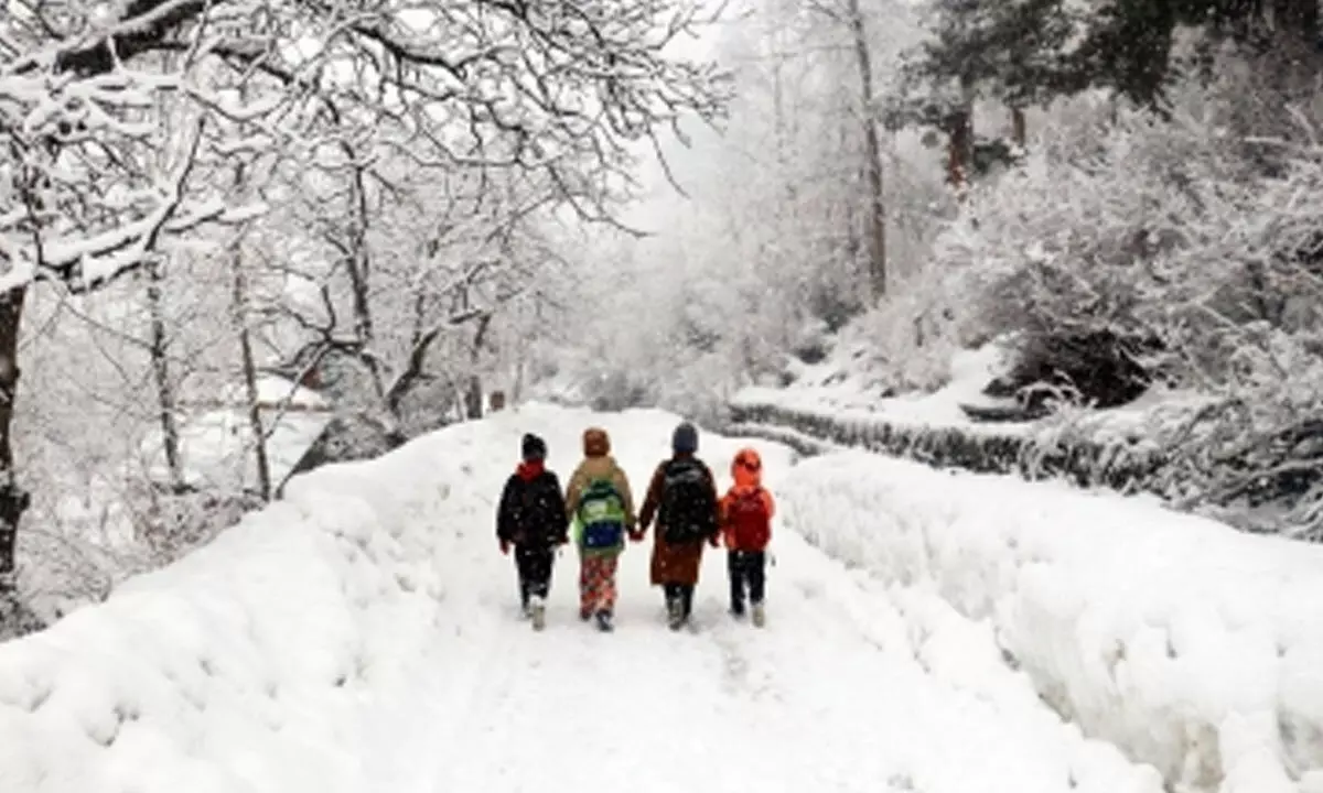 J&K authorities announce phased winter vacation in Valley schools