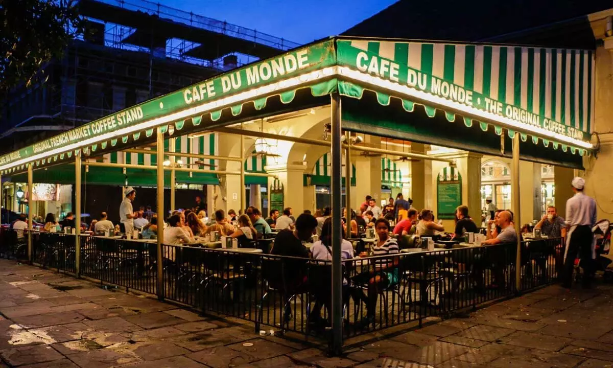 Cafe du Monde, Credit- Paul Broussard & NewOrleans.com