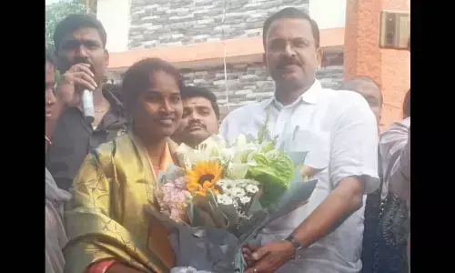 JD Laxmi Narayana calls youth to take Barrelakka as their role model and urged them to come into politics