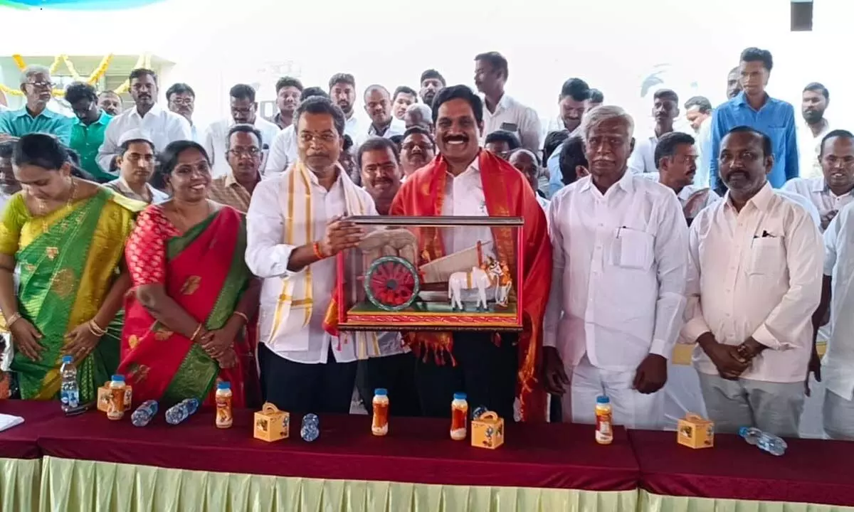 Mylavaram MLA Vasantha Krishna Prasad felicitating Special Chief Secretary (Medical and Health) M T Krishna Babu at the Urban Health Centre in Kondapalli on Saturday