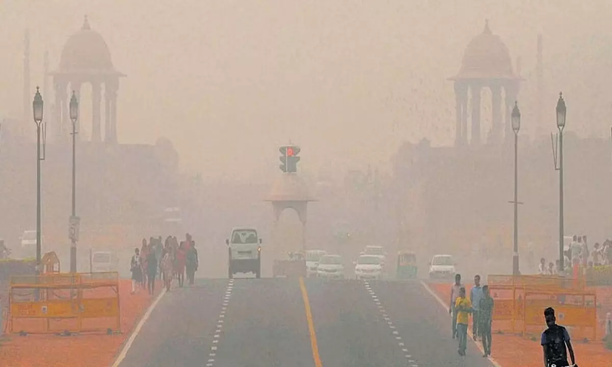 Delhis Air Quality Lingers In Very Poor Category, Hopes For Relief Amid Meteorological Shift