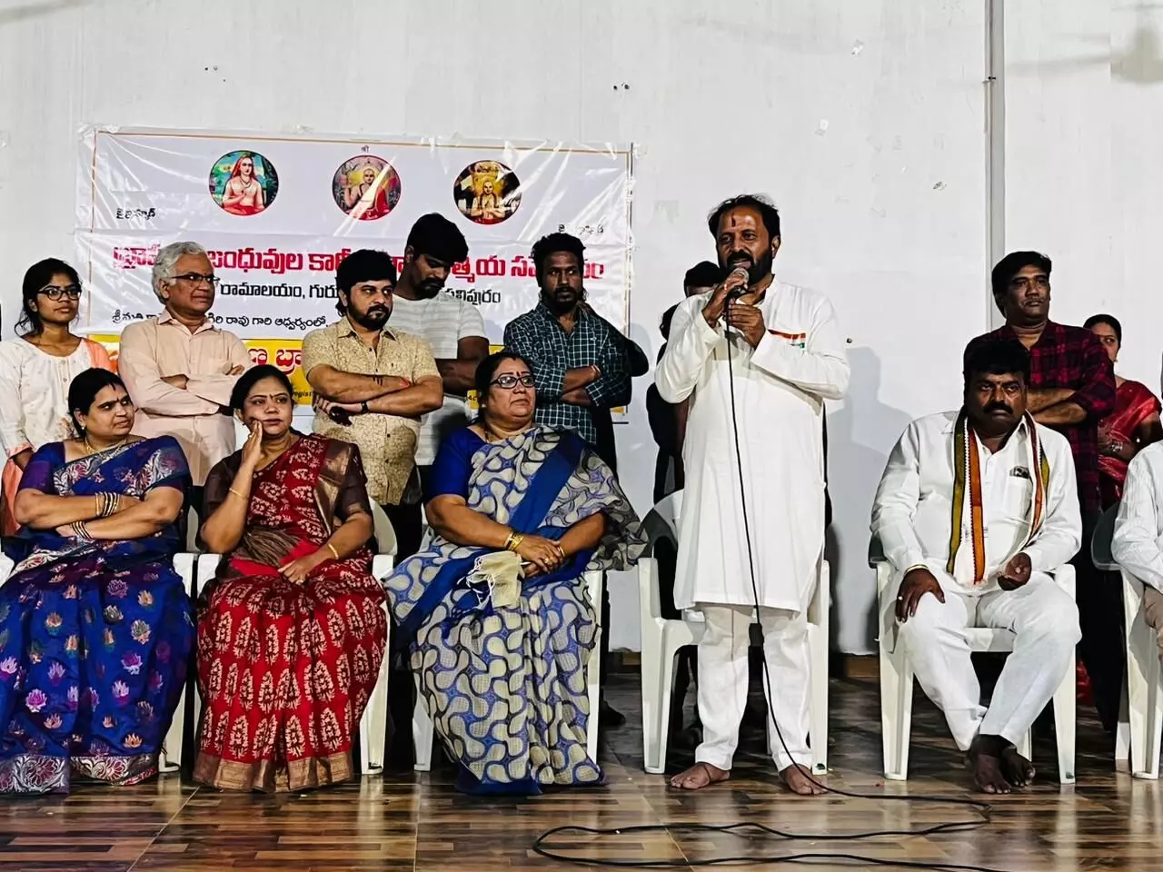 Madhu Yashki Goud participates in Brahmin Athmeeya Sammelanam, extends sops
