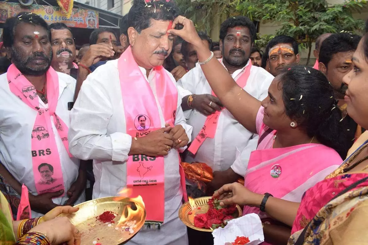 Madhavaram Krishna Rao campaigns in Kukatpally today, says he developed the constituency