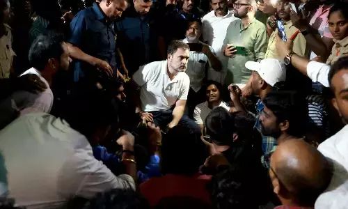 Rahul interacts with job aspirants at Ashok Nagar