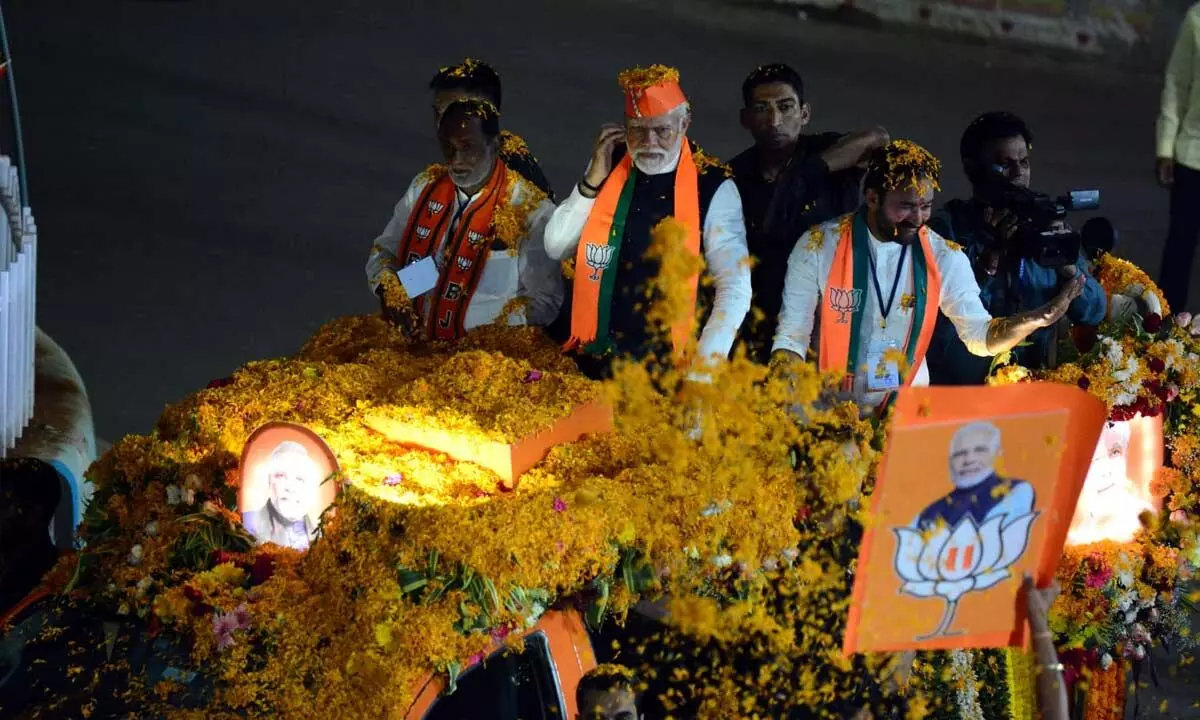 PM Modi holds roadshow in Hyd a day before campaigning ends