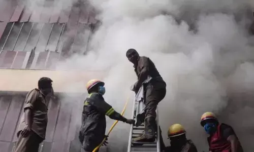 Fire breaks out in Mumbai high-rise; no casualty