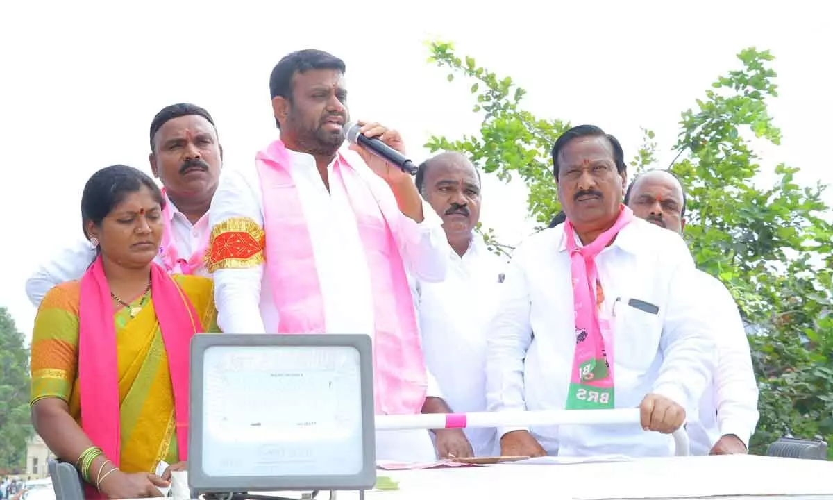 Pilot Rohit Reddy campaigns in several villages in Tandur mandal