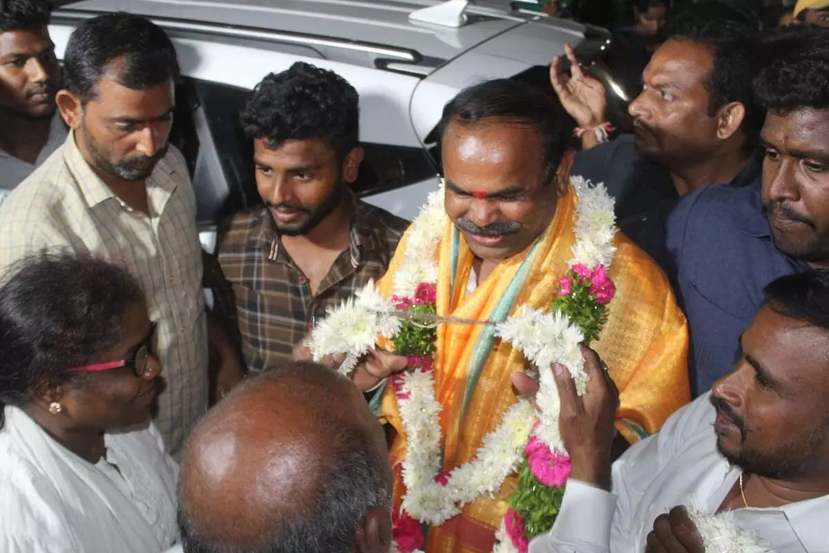 BSP Maheshwaram candidate holds corner meeting , receives a massive response