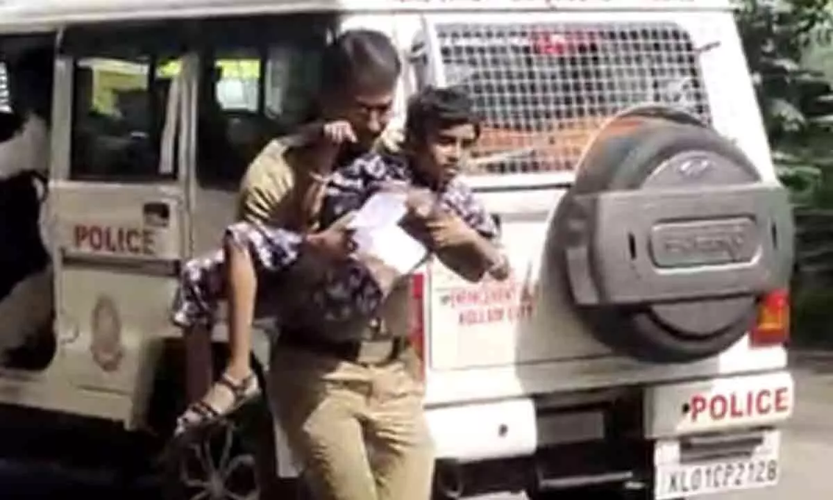 Kerala: Kidnapped 6-yr-old girl found, celebrations galore