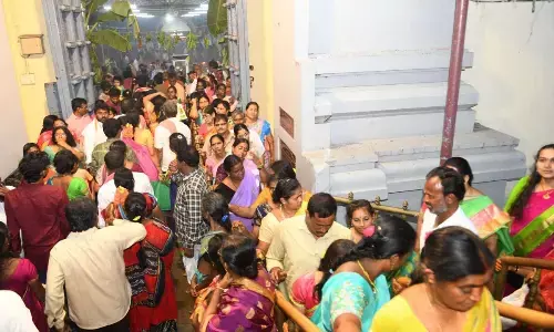 Devotees throng Lord Amaralingeswara Swamy temple in Amaravati on Monday on the occasion of Karthika Pournami