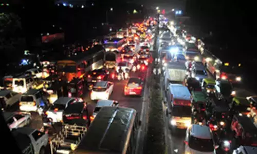 Rush-hour traffic pollution can spike your BP, up heart risk up to 24 hrs