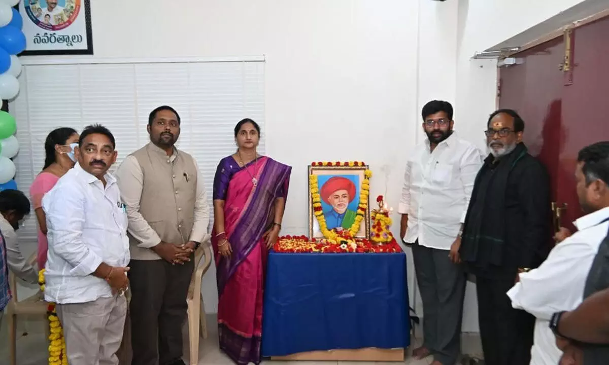 Collector K Madhavi Latha, MLA Jakkampudi Raja, Joint Collector N Tej Bharat and others paying tributes to Jyotirao Phule in Rajamahendravaram on Tuesday