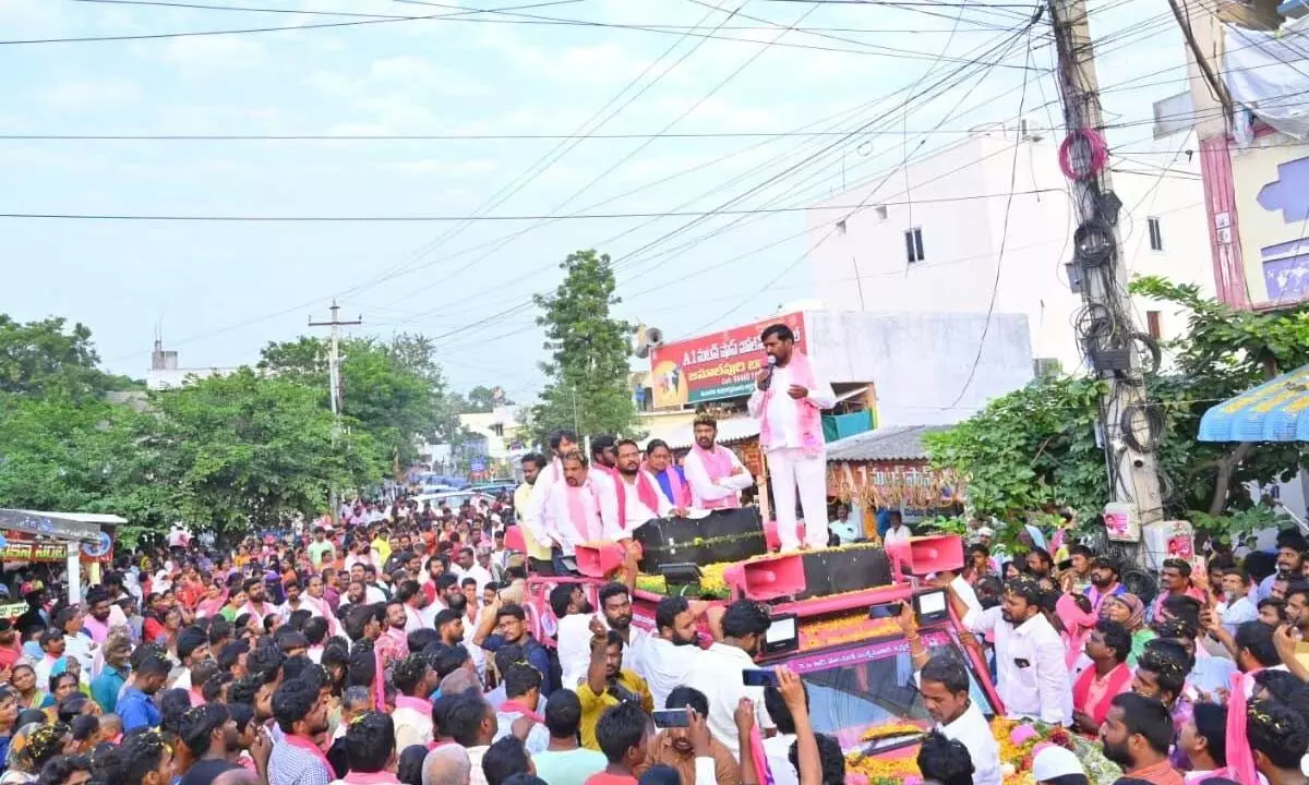 Minister and BRS candidate for Suryapet addressing the people during his campaign in Suryapet rural on Tuesday