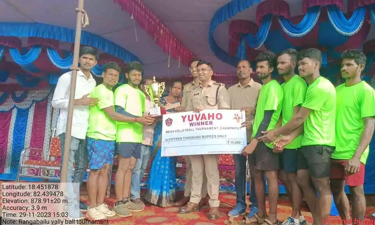 Paderu: Cops organise volleyball tourney for tribals