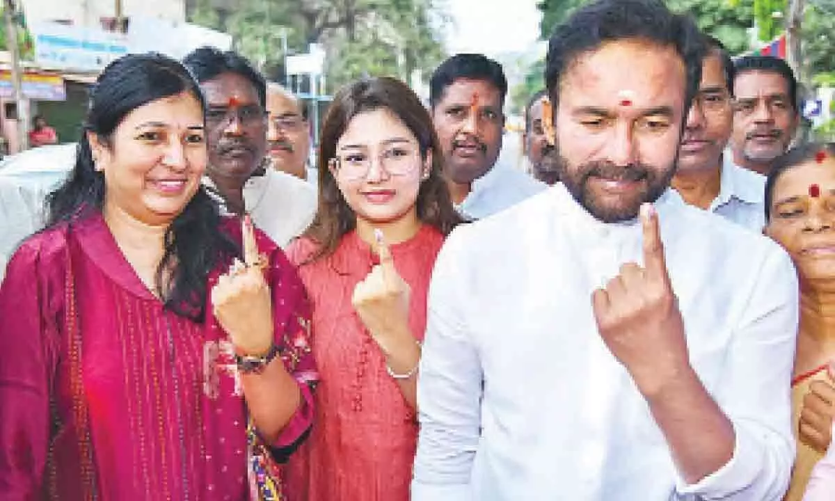 Hyderabad: Kishan Reddy casts his vote in Kacheguda