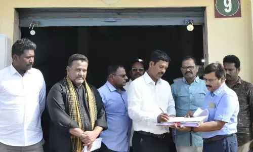 Collector  Dilli Rao inspects EVM godown