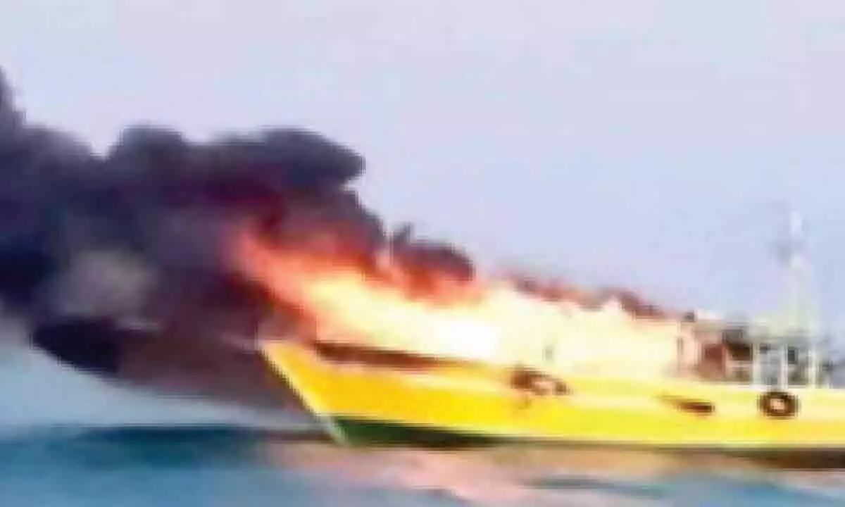 Kakinada: Coast Guard rescues 11 fishermen as boat catches fire