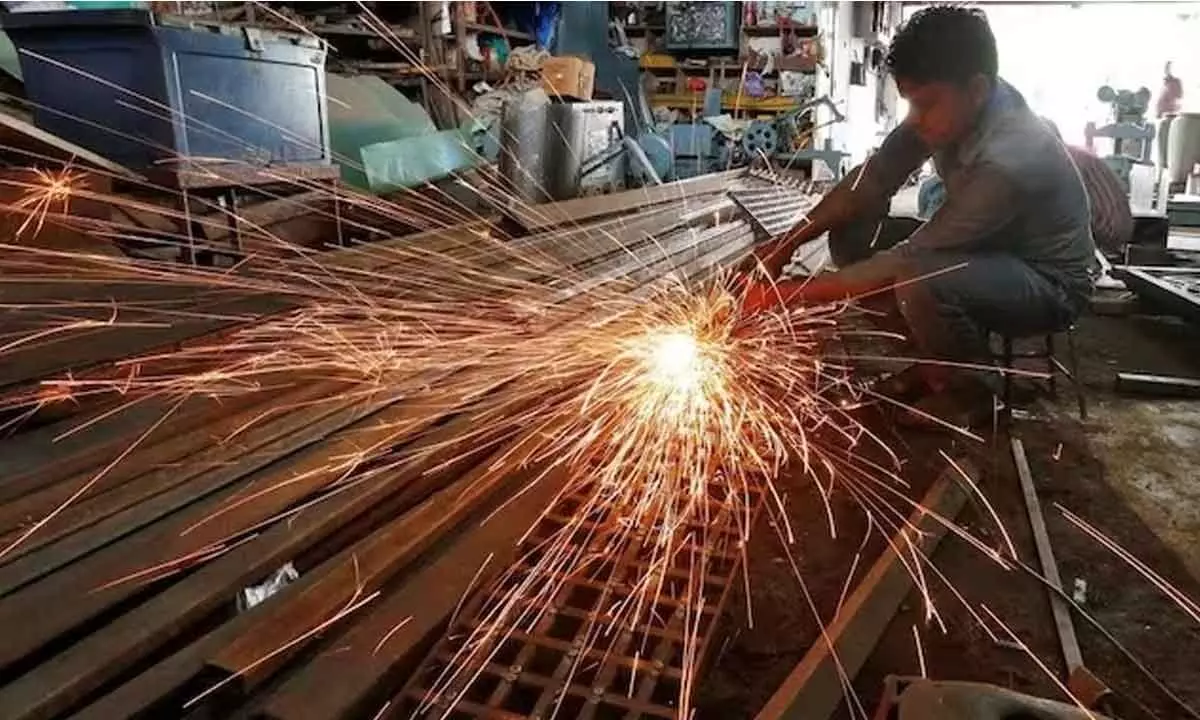 Mfg sector sees robust growth during Nov