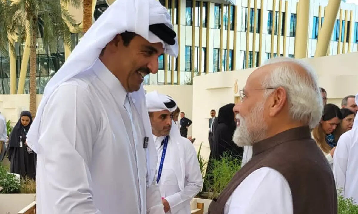PM Modi meets Qatars ruler