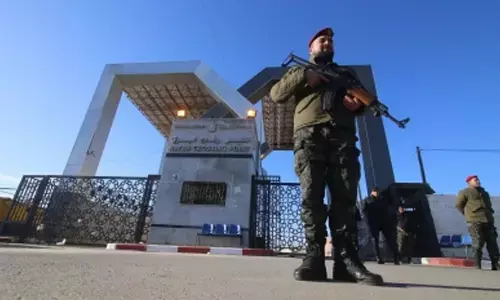 Resumption of Israeli attacks halts humanitarian supplies into Gaza