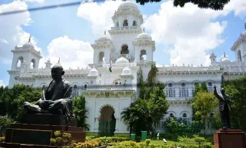 Kursi kis ka? BRS or Congress?