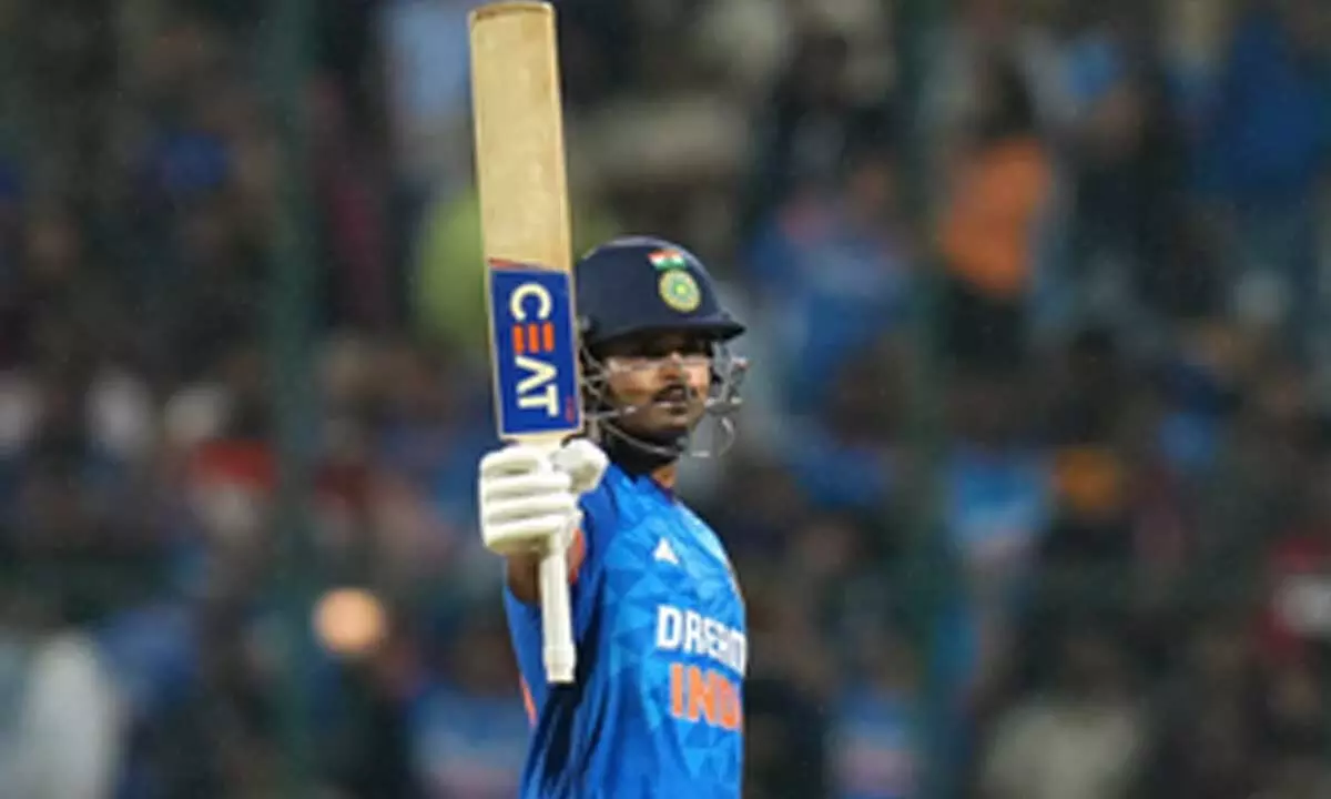 5th T20I: Shreyas Iyers fifty helps India reach 160/8 against Australia