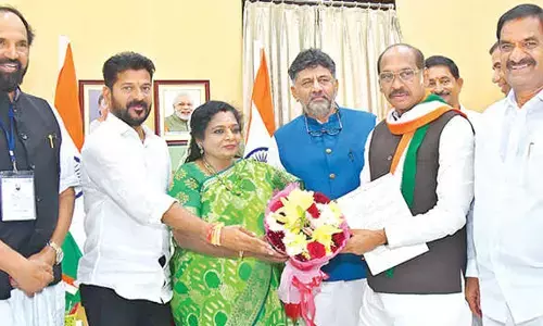 Congress stakes claim to form govt