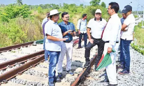 Visakhapatnam: DRM conducts safety audit on KK line