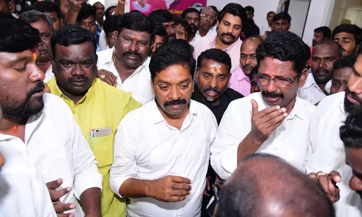 Bhongir former MLA Pylla Shekar Reddy seen in an emotional moment while at the BRS office after his press meet on Monday